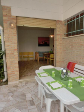 Adorable Villa for 8 people close to the sea